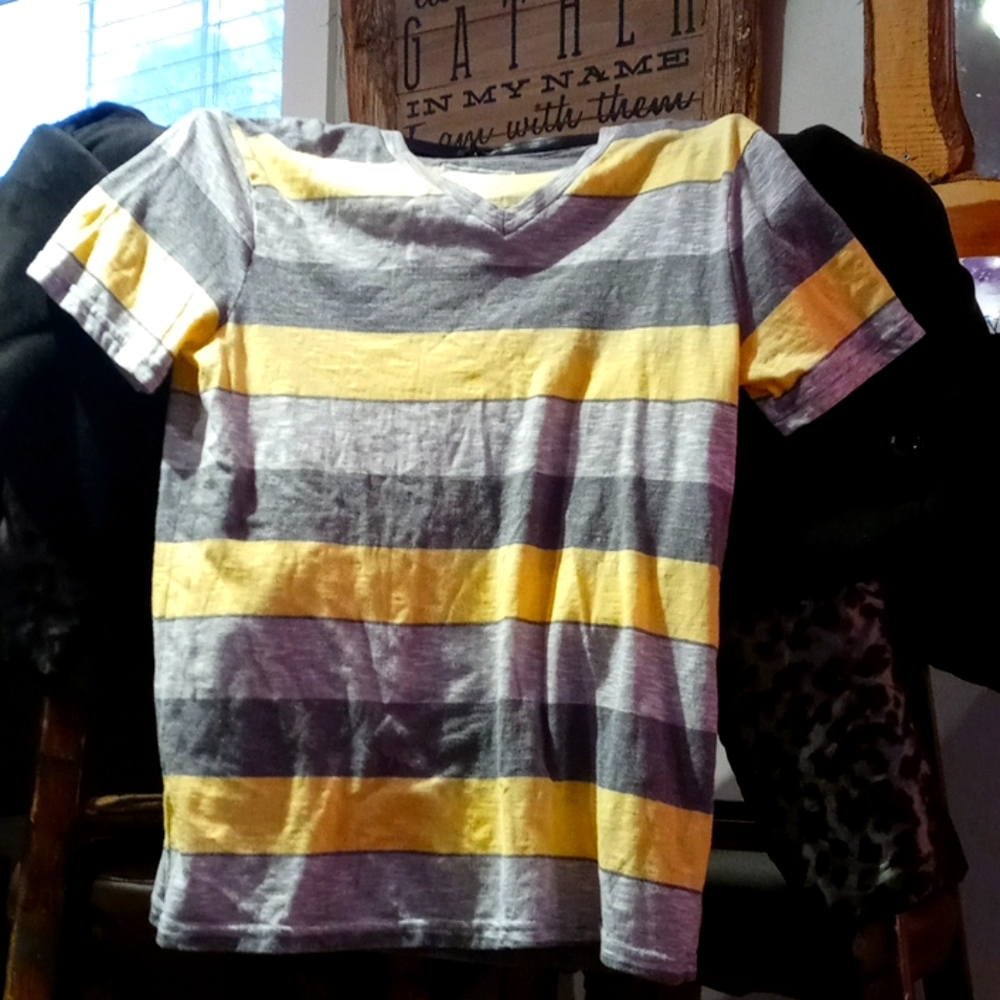 V-neck t- shirt